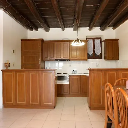Traditional House In בית נופש *