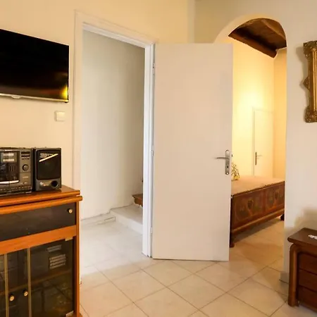 Traditional House In בית נופש
