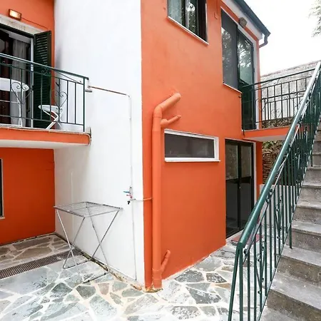 Traditional House In Casa de Férias Áno Korakiána